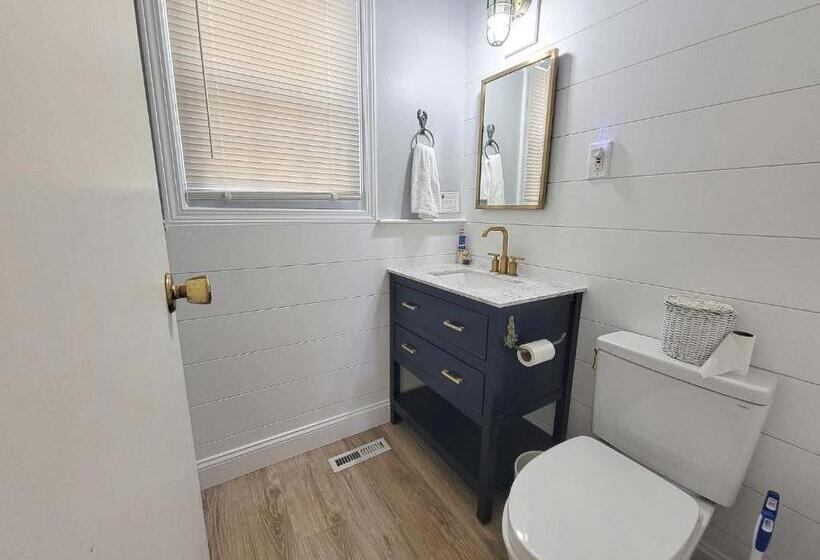 خانه 3 خوابه, Captain Gosnold Village