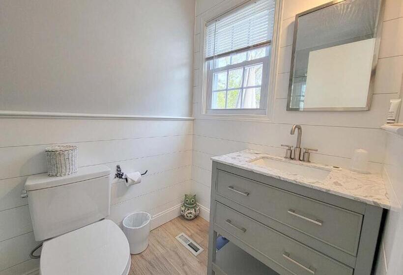 خانه 3 خوابه, Captain Gosnold Village