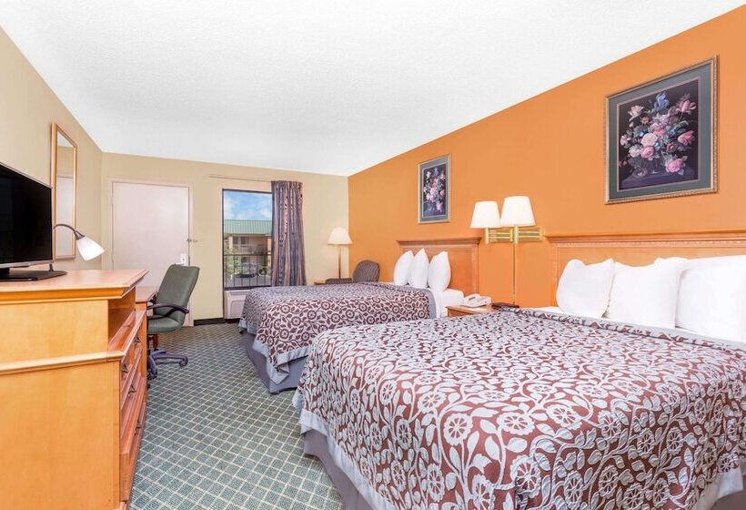 ２ダブルベッドのスタンダードルーム, Days Inn By Wyndham Aiken  Interstate Hwy 20