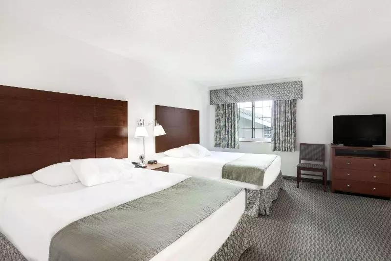 スイート, Days Inn By Wyndham Carroll