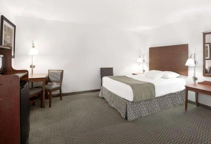 Люкс, Days Inn By Wyndham Carroll