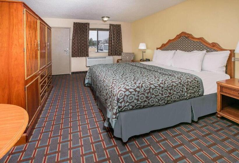 חדר סטנדרט, מיטת קינג, מותאם לאדם עם מוגבלויות, Days Inn By Wyndham Mckinney