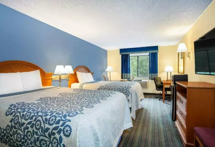 ２ダブルベッドのスタンダードルーム, Days Inn By Wyndham Runnemede Philadelphia Area