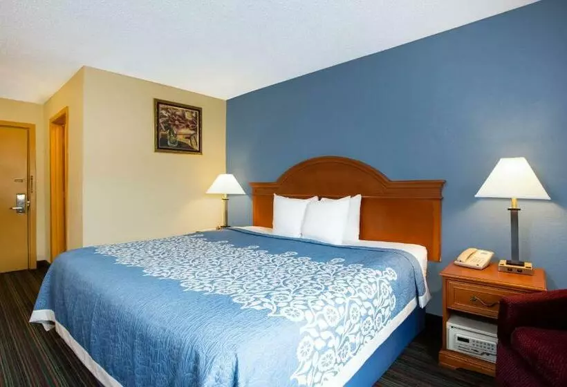 キングサイズベッドのスタンダードルーム, Days Inn By Wyndham Runnemede Philadelphia Area