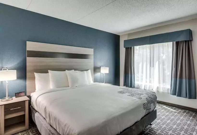 キングサイズベッドのスタンダードルーム, Days Inn & Suites By Wyndham Spokane