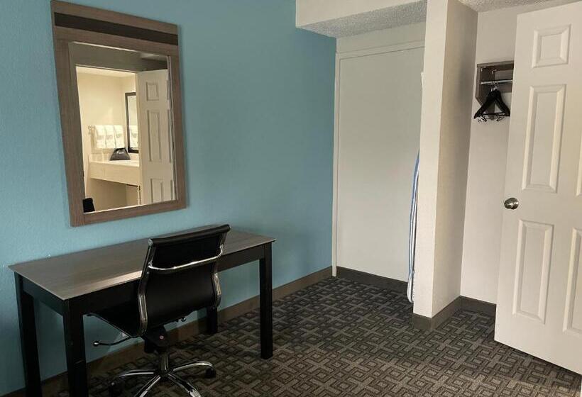 جناح, Days Inn & Suites By Wyndham Spokane