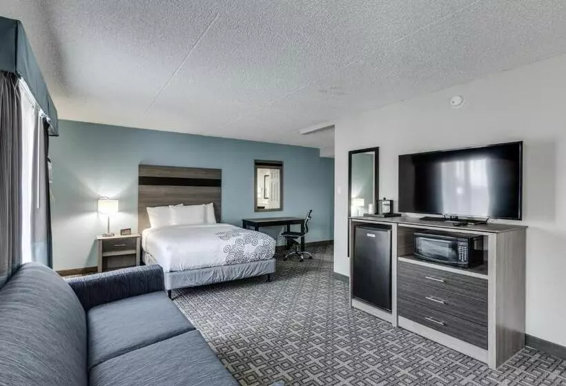 スイート, Days Inn & Suites By Wyndham Spokane