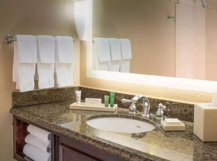 ２ダブルベッドのスタンダードルーム, Hilton Cocoa Beach Oceanfront