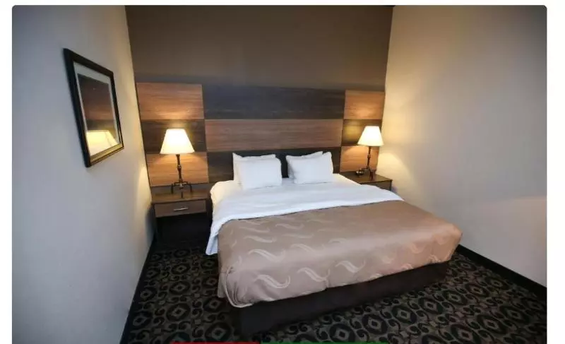 اتاق استاندارد با تخت بزرگ, Quality Inn & Suites Downtown   University Area