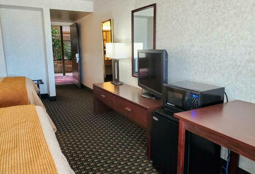 غرفة قياسية, Ramkota Hotel Watertown