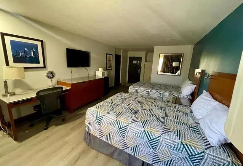 اتاق کلاسیک چهارنفره, Portside Inn & Suites