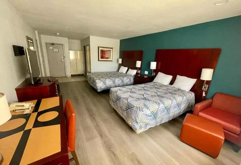 اتاق کلاسیک چهارنفره, Portside Inn & Suites