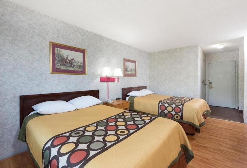 غرفه قياسيه سريرين مزدوجين, Super 8 By Wyndham Hancock Md