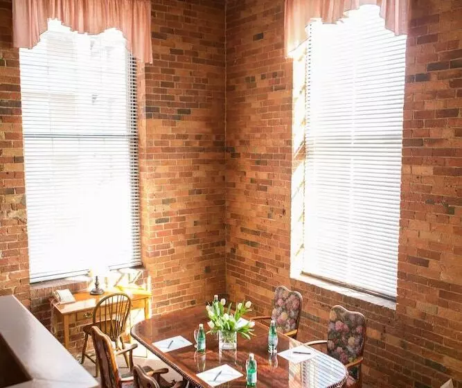 Deluxe-studio, The Historic Brookstown Inn, Trademark Collection By Wyndham