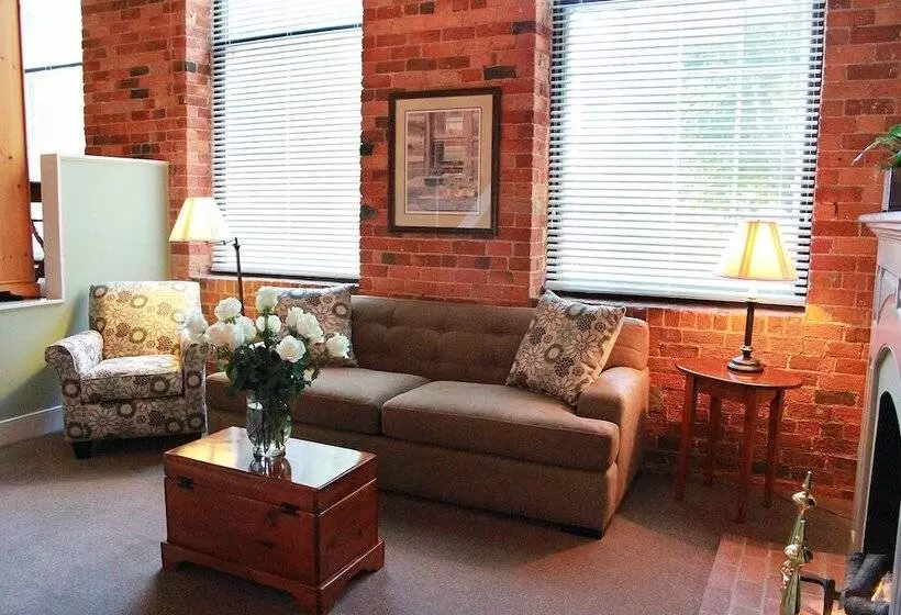 Deluxe-studio, The Historic Brookstown Inn, Trademark Collection By Wyndham