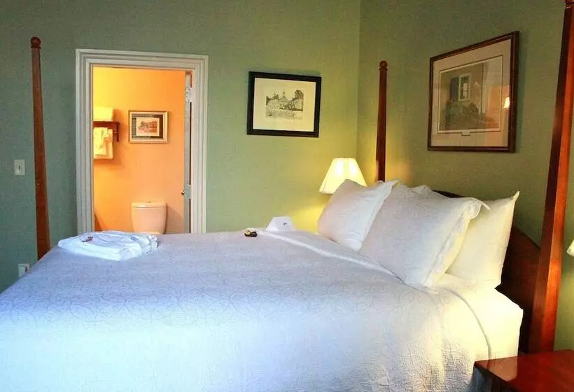 Deluxe-studio, The Historic Brookstown Inn, Trademark Collection By Wyndham