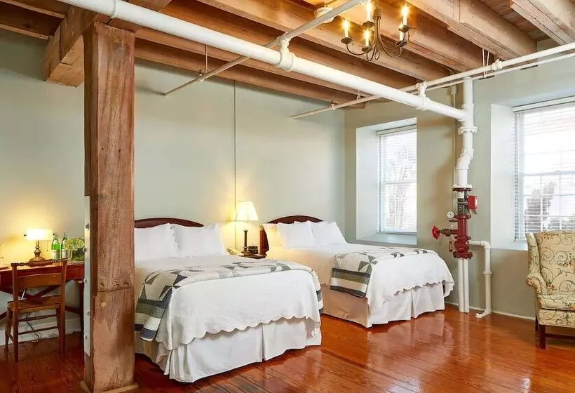 Deluxe-huone Soveltuu Liikuntarajoitteisille, The Historic Brookstown Inn, Trademark Collection By Wyndham