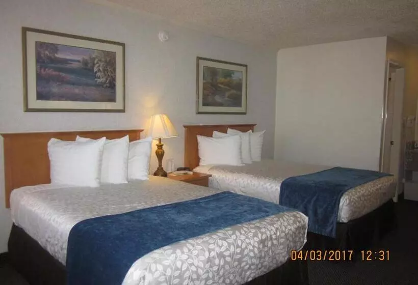 اتاق لوکس, Trailside Inn