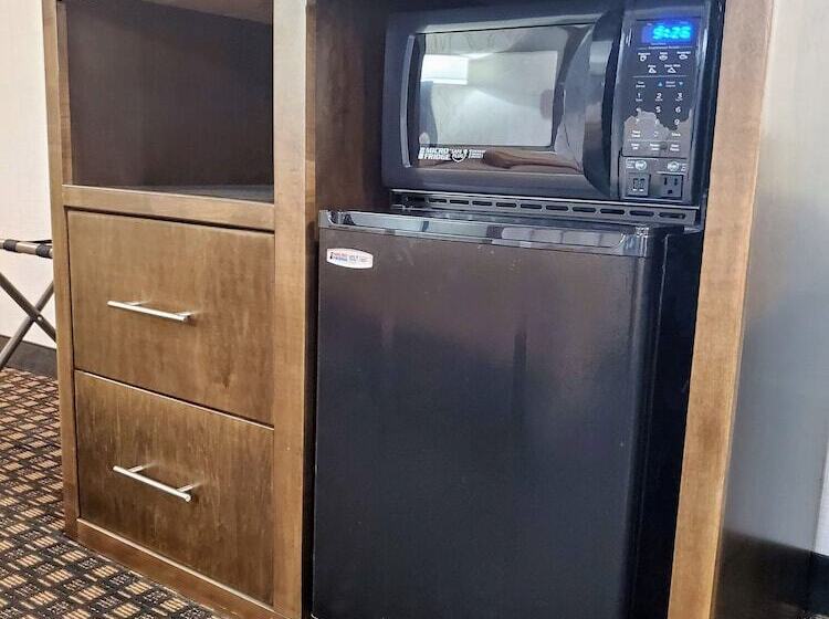 غرفه قياسيه سريرين مزدوجين, Ramkota Hotel Watertown