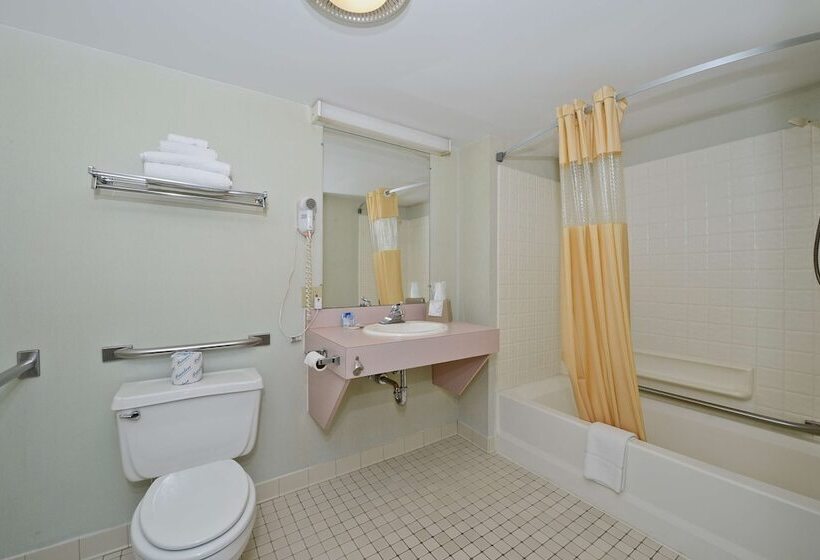 Номер Стандарт 2 Двуспальные Кровати, Americas Best Value Inn Saint Ignace