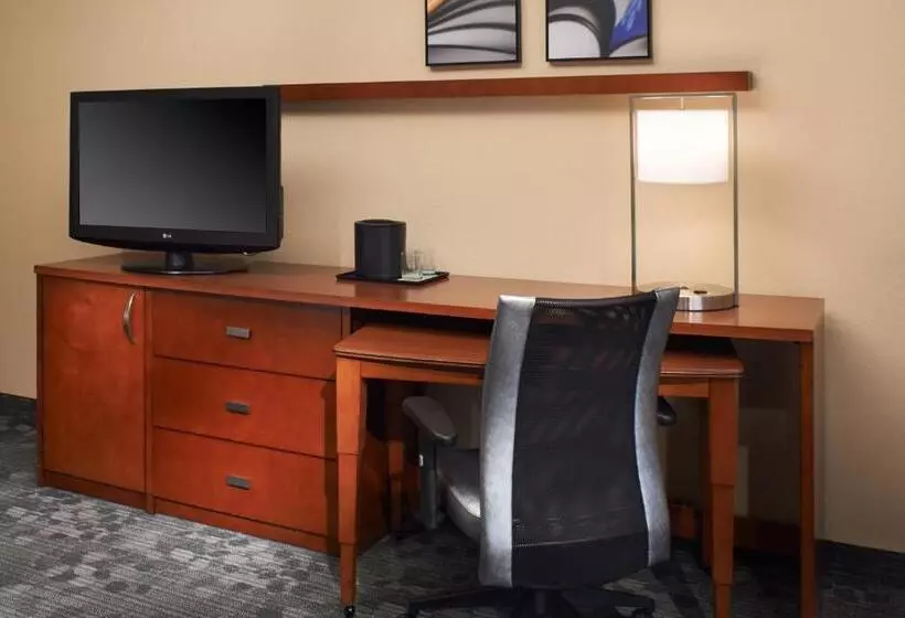 Standard-huone, Courtyard By Marriott Detroit Warren