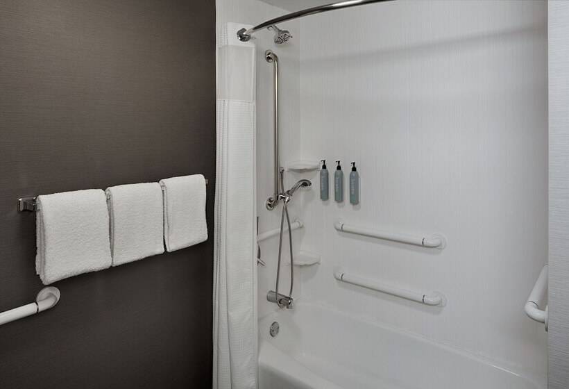 غرفة ديلوكس لذوى الاحتياجات الخاصة, Courtyard Dayton South Mall