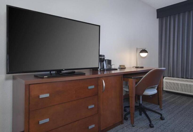 غرفة قياسية سرير كينج لذوى الإحتياجات الخاصة, Courtyard By Marriott Norwalk