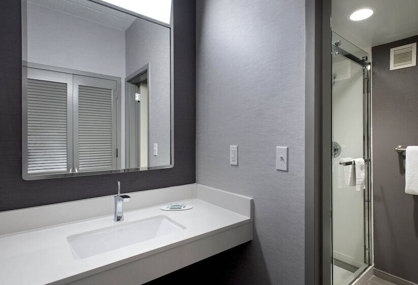 غرفه قياسيه سريرين مزدوجين, Courtyard By Marriott Norwalk