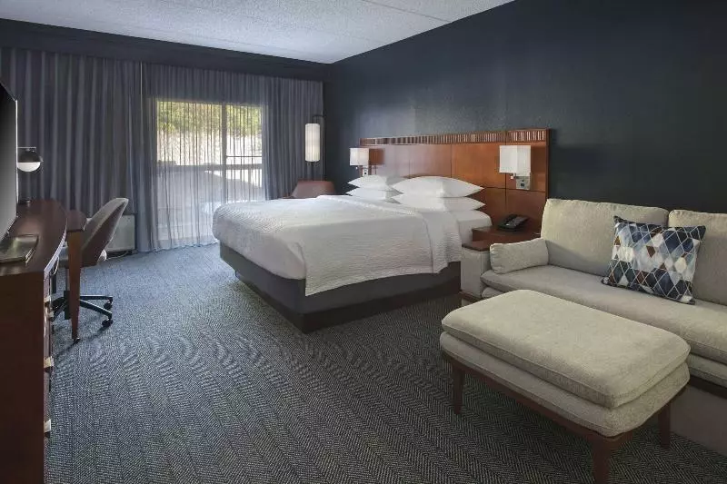 キングサイズベッドのスタンダードルーム, Courtyard By Marriott Norwalk