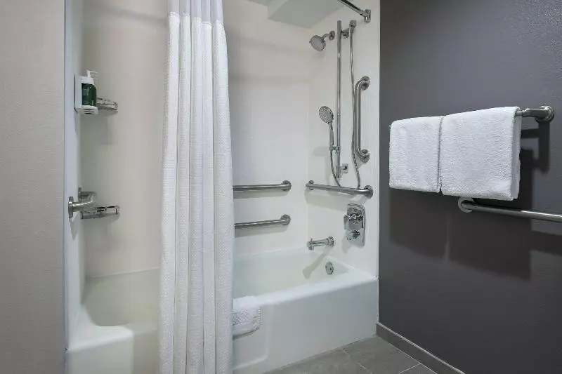 キングサイズベッドのスタンダードルーム, Courtyard By Marriott Norwalk
