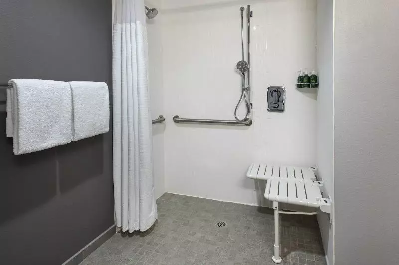 キングサイズベッドのスタンダードルーム, Courtyard By Marriott Norwalk