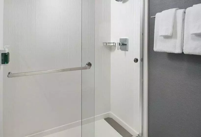 سوییت, Courtyard By Marriott Raleigh Midtown