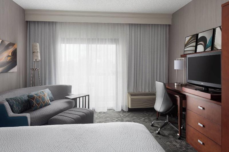 Стандартный Номер Кровать Кинг, Courtyard Syracuse Carrier Circle