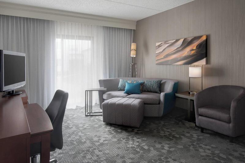 Стандартный Номер Кровать Кинг, Courtyard Syracuse Carrier Circle