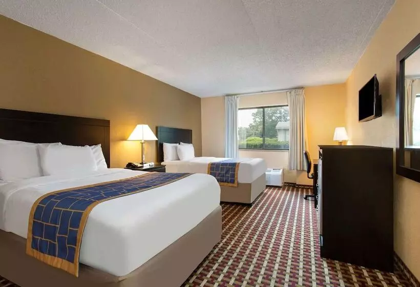 ２ダブルベッドのスタンダードルーム, Days Inn By Wyndham Hillsborough