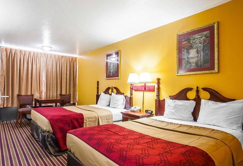 غرفه قياسيه سريرين مزدوجين, Econo Lodge