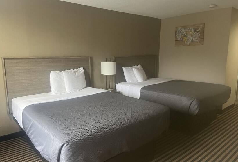 带2个双人床的标准工作室, Econo Lodge