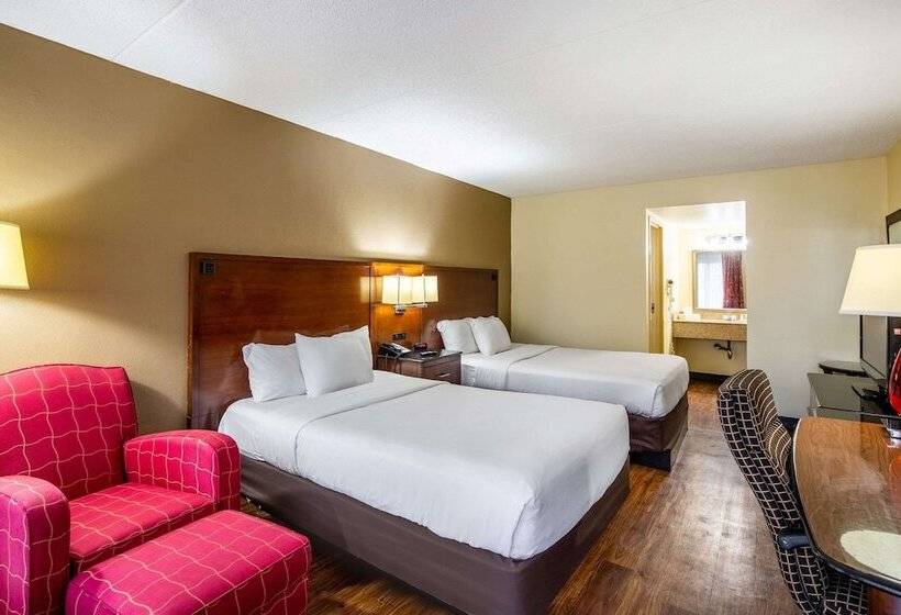 带2个双人床的标准工作室, Econo Lodge Naval Station Norfolk