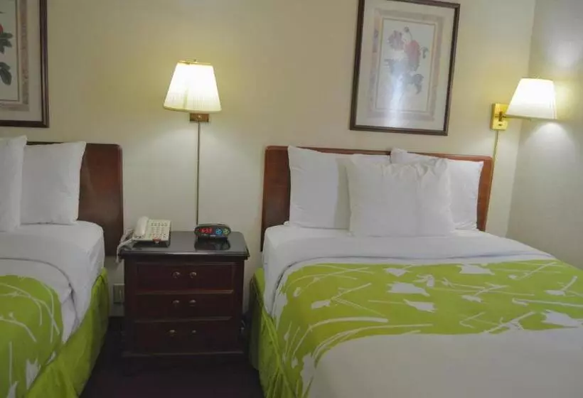デラックスルーム, Extended Stay Warrenton Inn