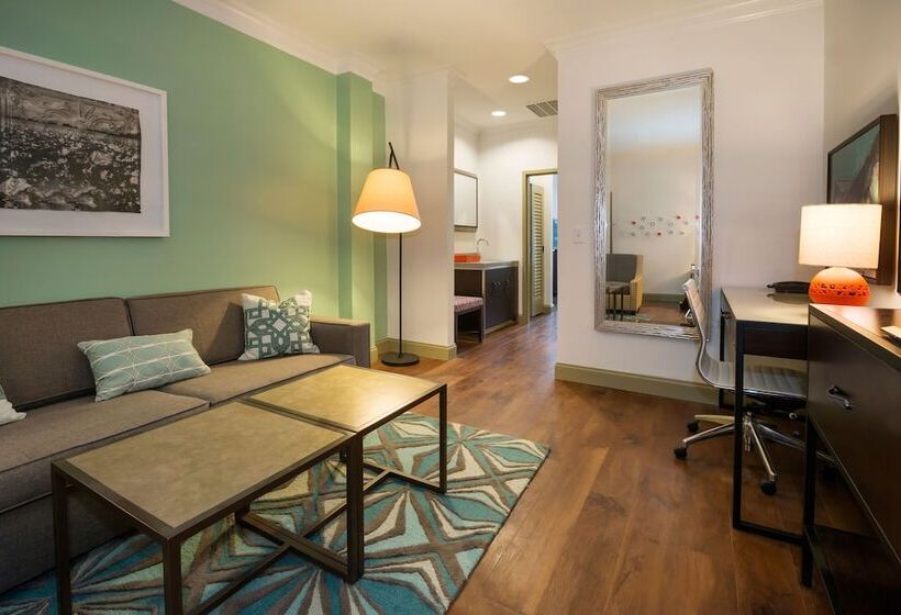 身障者適用スイートルーム, Indigo Savannah Historic District, An Ihg