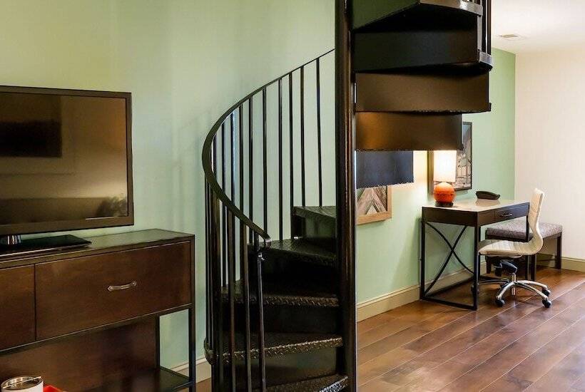 جناح بغرفتي نوم, Indigo Savannah Historic District, An Ihg