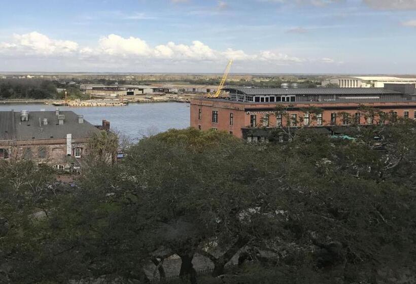 キングサイズベッドのスタンダードルーム, Indigo Savannah Historic District, An Ihg