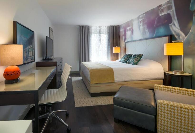 キングサイズベッドのスタンダードルーム, Indigo Savannah Historic District, An Ihg