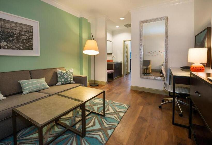 キングサイズベッドのスイートルーム, Indigo Savannah Historic District, An Ihg