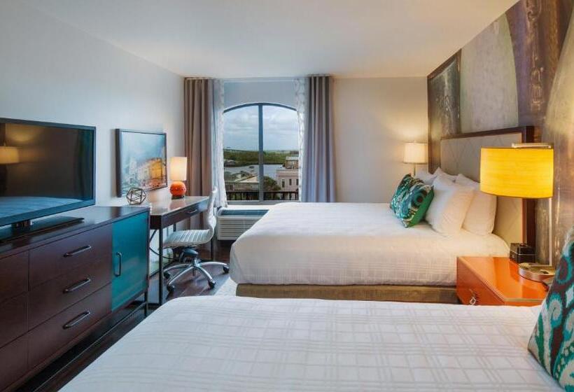 غرفة قياسية ذات إطلالة, Indigo Savannah Historic District, An Ihg