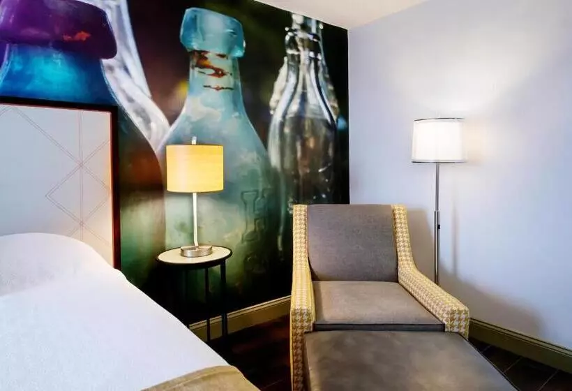 身障者適用キングサイズベッドルーム, Indigo Savannah Historic District, An Ihg