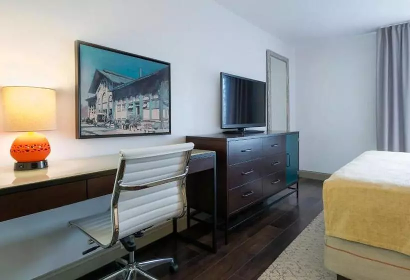 身障者適用キングサイズベッドルーム, Indigo Savannah Historic District, An Ihg