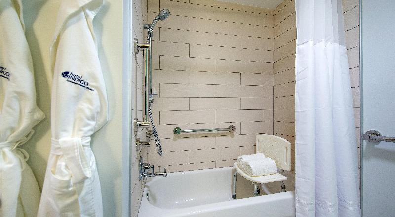 סוויטה מותאמת לאדם עם מוגבלויות, Indigo Savannah Historic District, An Ihg