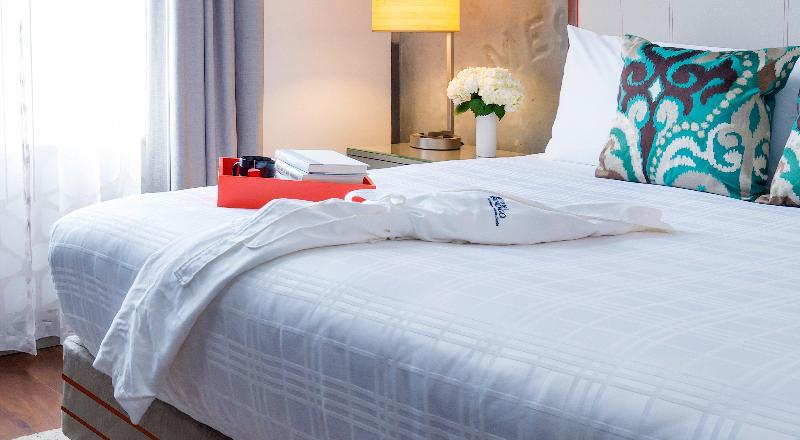 キングサイズベッドのスタンダードルーム, Indigo Savannah Historic District, An Ihg