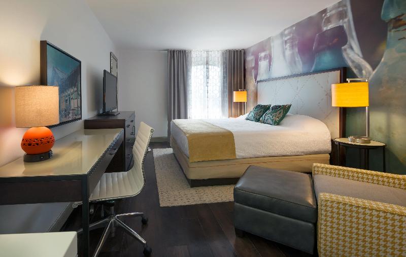 キングサイズベッドのスタンダードルーム, Indigo Savannah Historic District, An Ihg